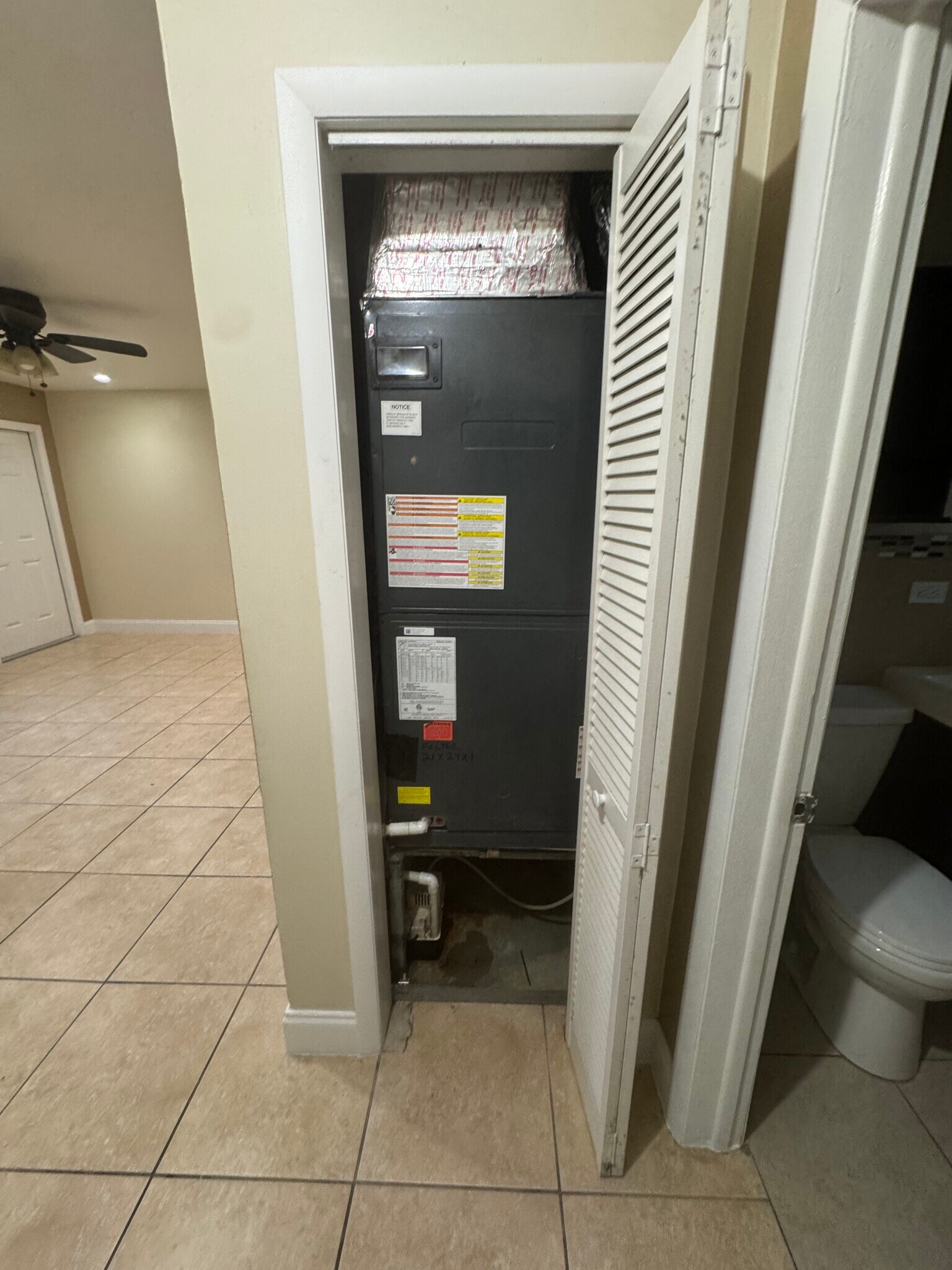 Building Photo - 401 SW 10th Ter