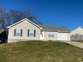 Building Photo - Great Rental....3/2 Bath, near playground,...