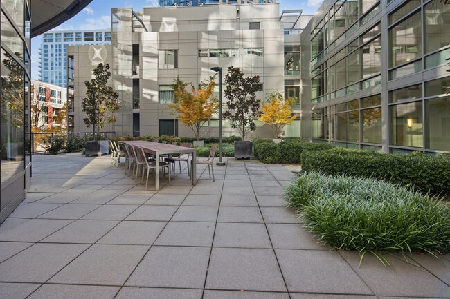 Building Photo - 3601 S River Pkwy