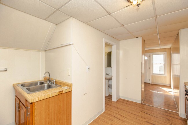 Building Photo - 2919 N Seeley Ave