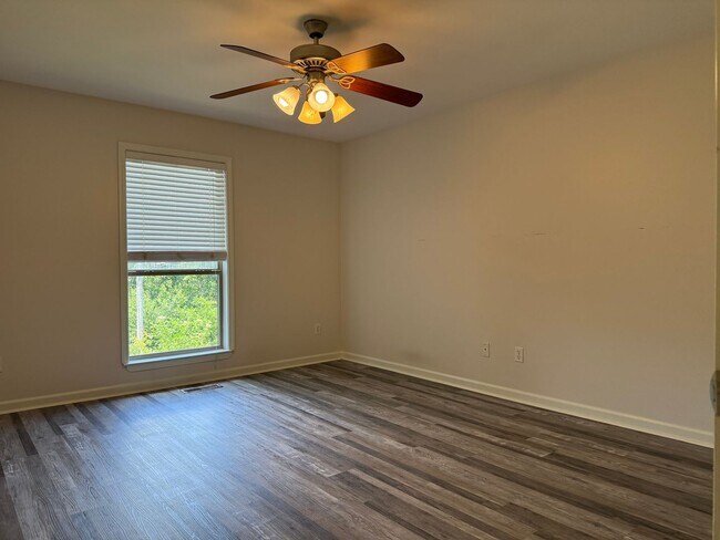 Building Photo - 6309 Countryside Dr