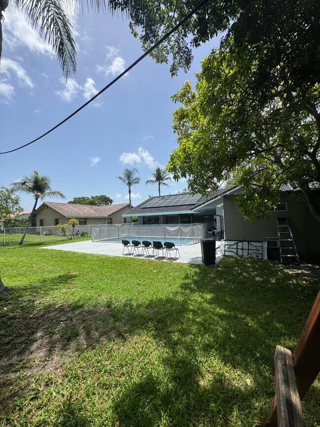 Building Photo - 8651 NW 21st Ct