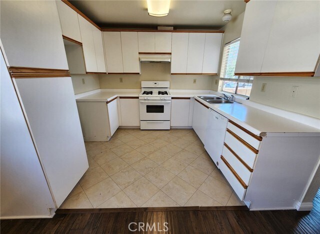 Building Photo - 14947 Gagely Dr