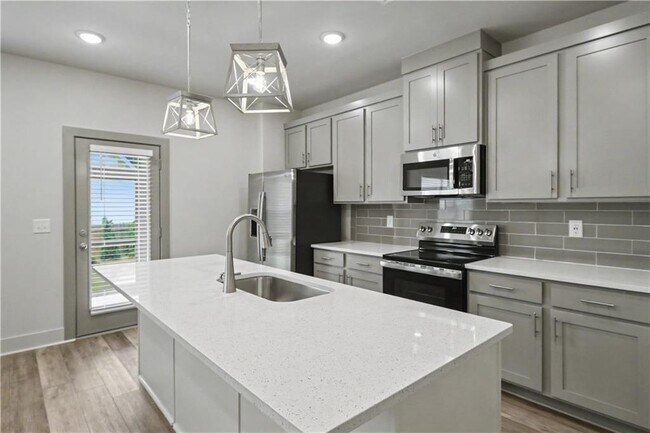 Building Photo - 4322 Fern River Bnd