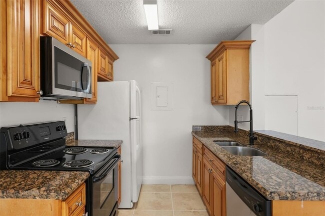 Building Photo - 2584 Grassy Point Dr