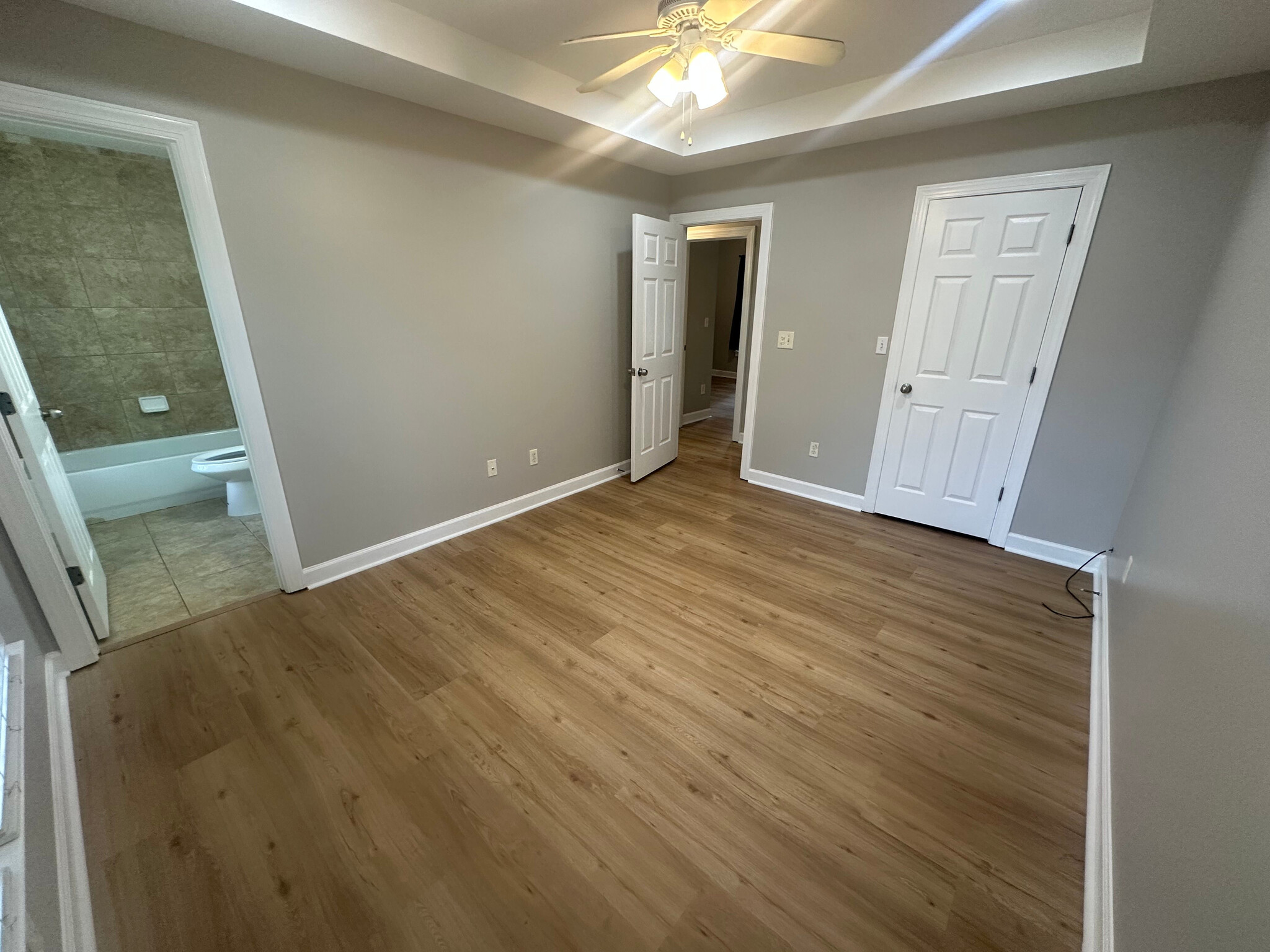 Building Photo - Room in House on Godfrey Dr NW