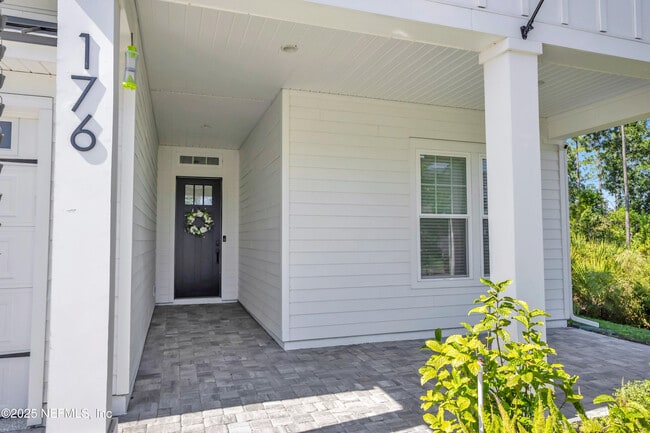 Building Photo - 176 Settler's Landing Dr