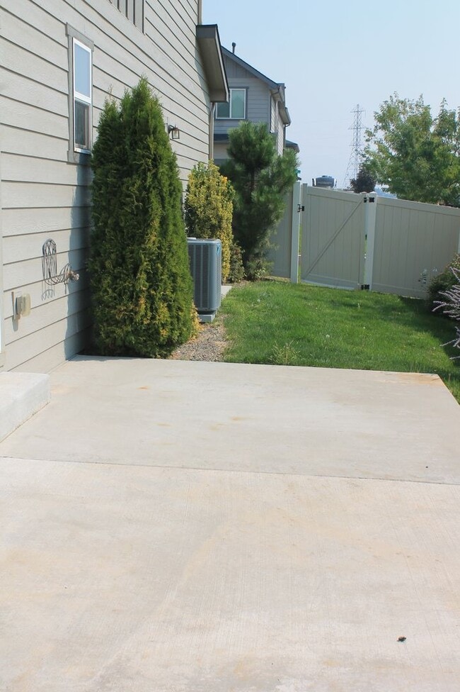 Building Photo - Southeast Boise Rental - Close to Micron