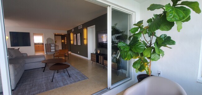 Building Photo - 18901 NE 14th Ave