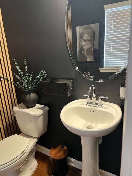 Building Photo - 832 Ambient Way