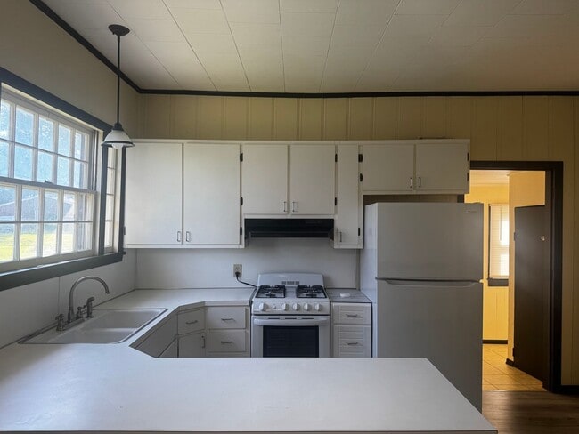 Building Photo - 309 N 17th St