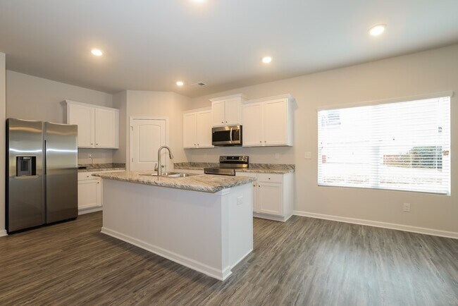 Building Photo - 2407 Hi Moon Trace