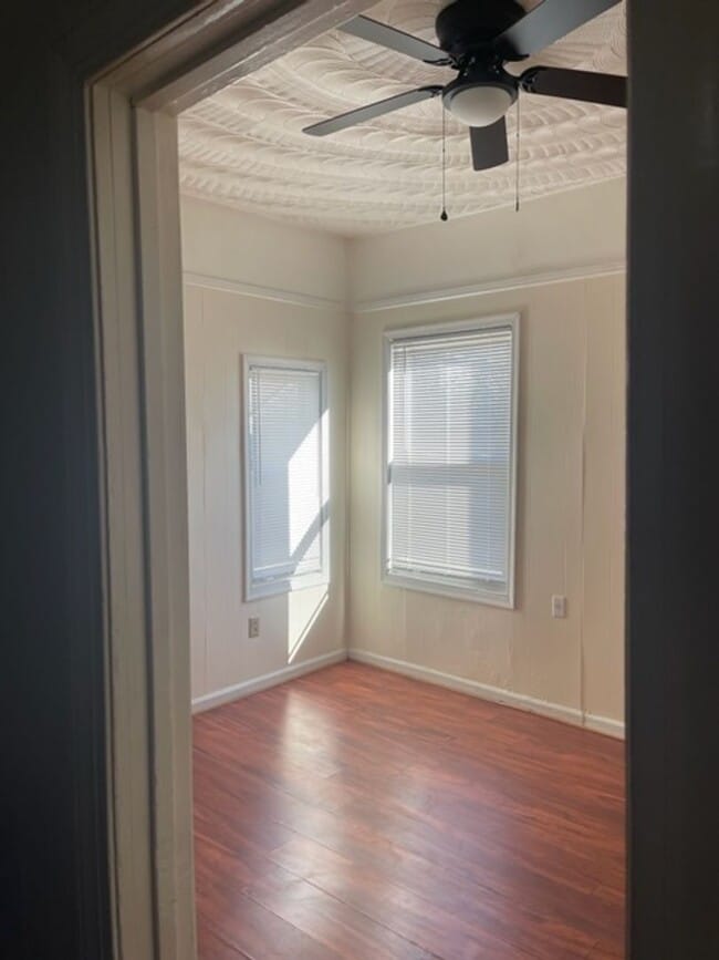 Building Photo - WILLOUGHBY BEACH / NAVAL BASE AREA FOR RENT!!