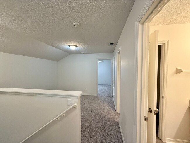 Building Photo - Nice 4/2 Two-Story Home in Seminole County...