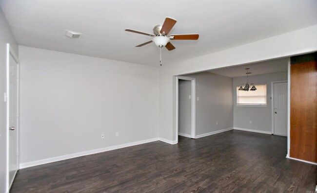 Building Photo - 7304 Dahlia Dr