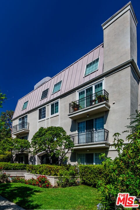 Building Photo - 458 N Oakhurst Dr