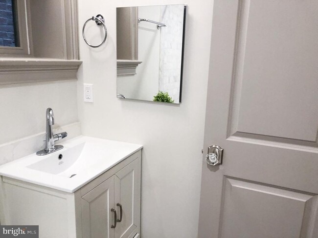 Building Photo - 1302 East Capitol St NE