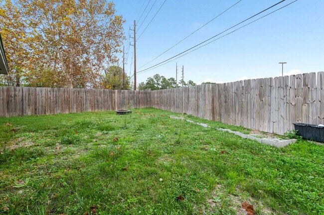 Building Photo - 10922 Village Trail Dr