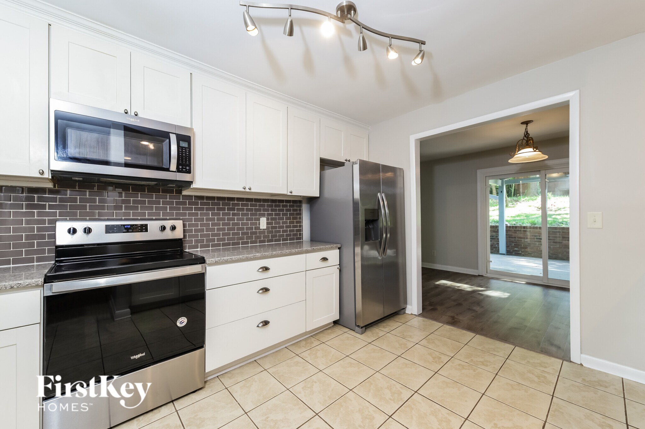 Building Photo - 640 Valley Brook Ln