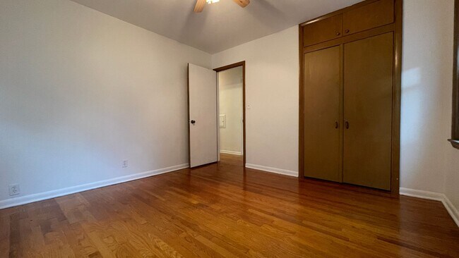 Building Photo - 84th Street  3531-3533
