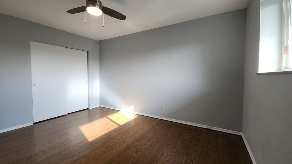 Building Photo - 7876 Big Bend Blvd