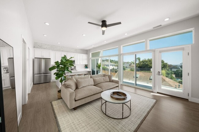 Building Photo - Stunning Fully Furnished New Build 2 Bed/2 Bath Home in Bay Park!