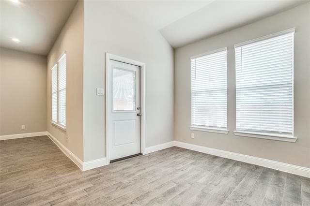 Building Photo - 2217 Redwing Dr