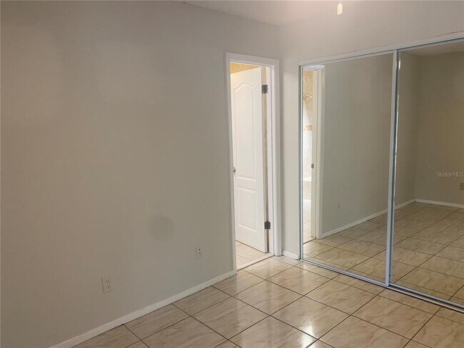 Building Photo - 1768 Foxhall Cir