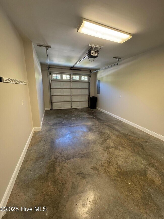 Building Photo - 15 Elk Ridge Ln