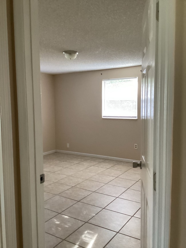 Building Photo - Charming Three-Bedroom, Two-Bathroom Single-Family Home!