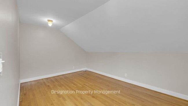 Building Photo - 1772 Rose Villa St