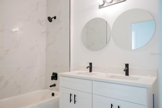 Building Photo - 46 Master Dr