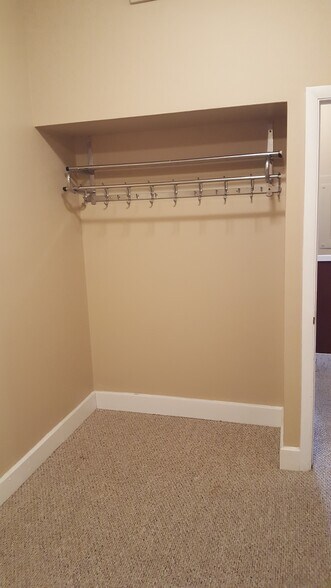 Storage/office - 723 58th St