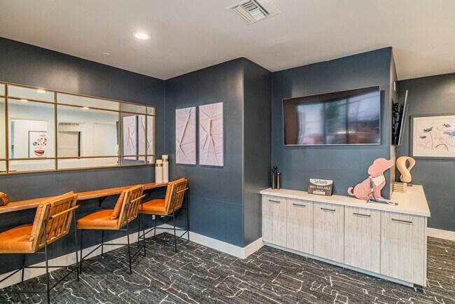 Building Photo - 2150 S 55th St