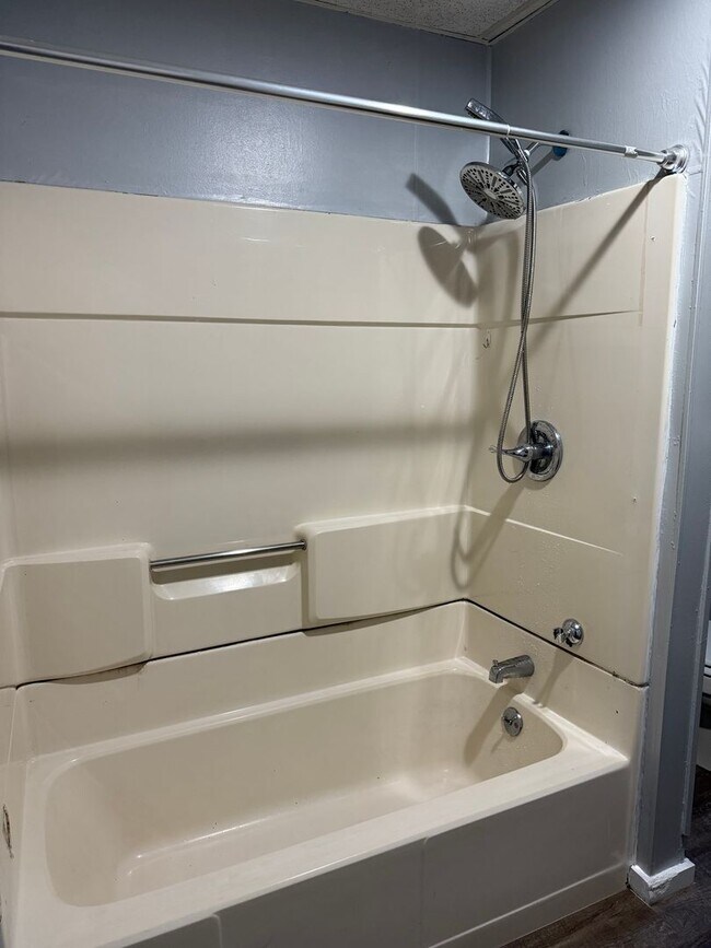 Building Photo - 201 W Market St