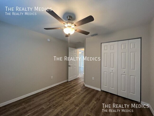 Building Photo - 14635 SW 25th Terrace