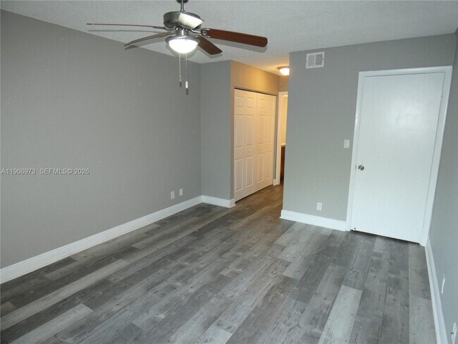 Building Photo - 5740 Rock Island Rd