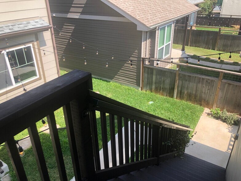 Building Photo - 819 Morrow St