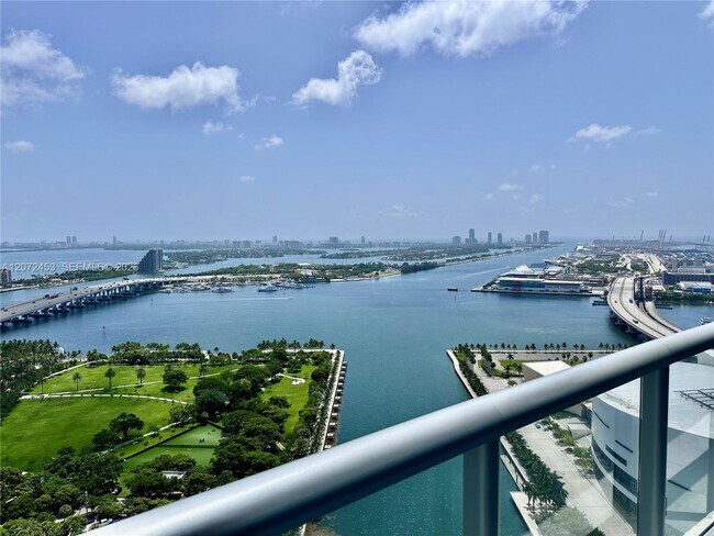 Building Photo - 888 Biscayne Blvd