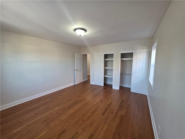 Building Photo - 1443 E 89th St