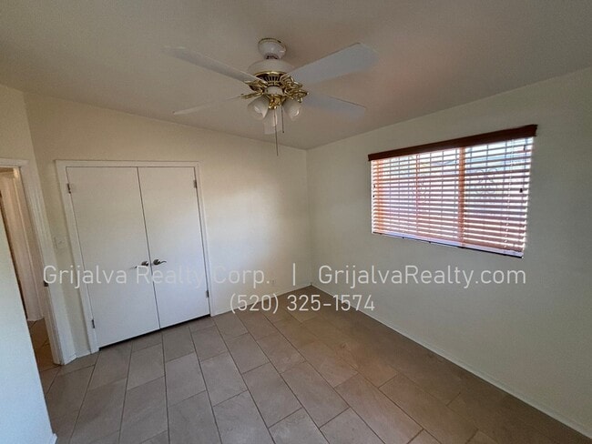 Building Photo - Beautiful 4 Bedroom 3 Bath Brick House for...