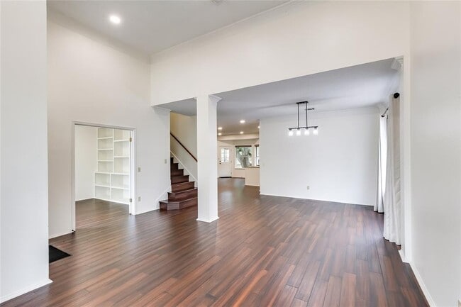 Building Photo - 6407 Back Bay Ln