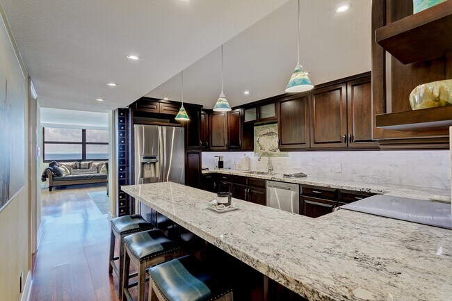 Building Photo - 5420 N Ocean Dr