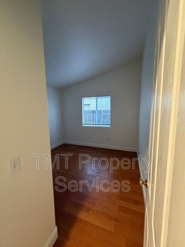 Building Photo - 9119 Willowberry Way