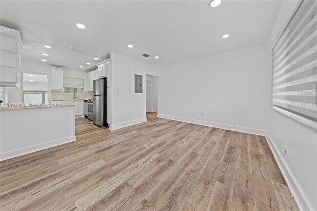 Building Photo - 5727 SW 3rd St