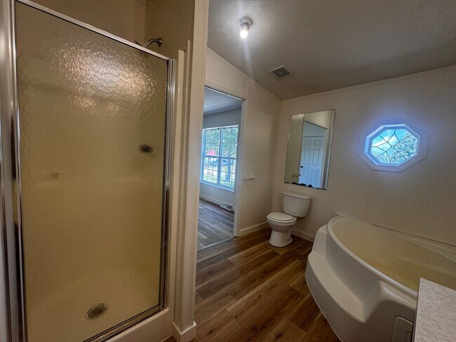 Building Photo - WELCOME HOME!