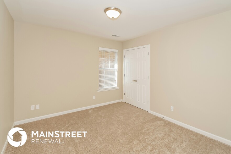 Building Photo - 4252 Fieldstone Way