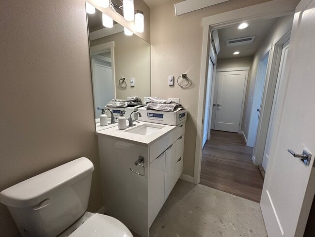 Building Photo - 3 Bedroom 2 Bath Home in Cordata with Garage