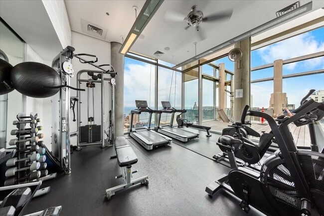 Building Photo - 600 N Fairbanks Ct