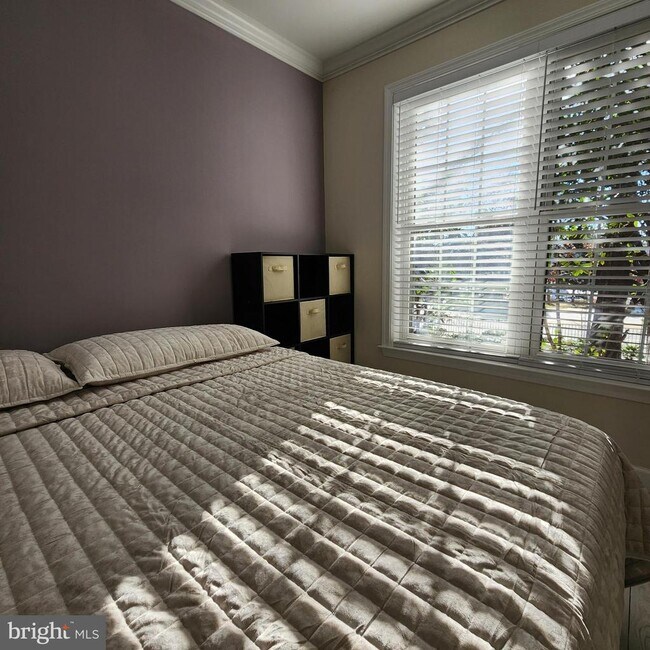 Building Photo - 255 S Pickett St